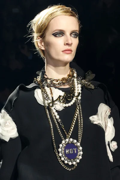Look 2